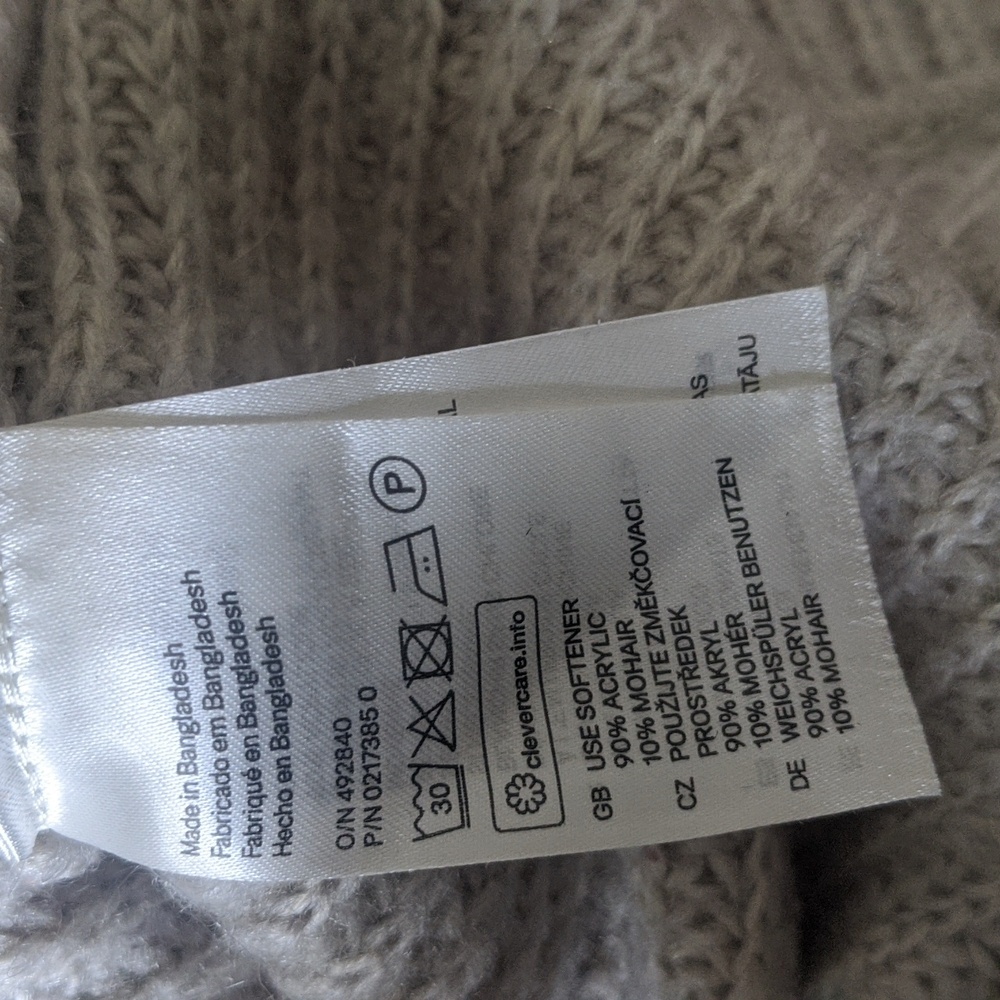 H&M Sweater - Picture 4 of 4